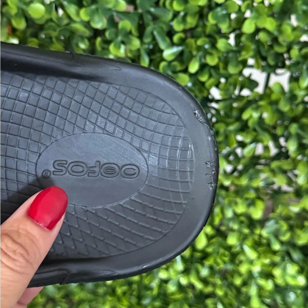 NEW OOFOS Black Slide Sandals M9 W11